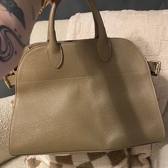 Elegant Tan Satchel Bag - Picture 1 of 5